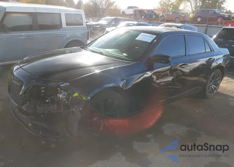 2018 Chrysler 300 Limited из США, поврежденный, VIN 2C3CCAEG4JH159637